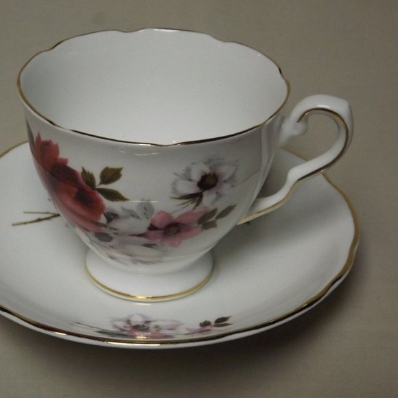 Royal Stafford Honey Bunch Fine Bone China Footed Tea Cup and Saucer England - Picture 3 of 3